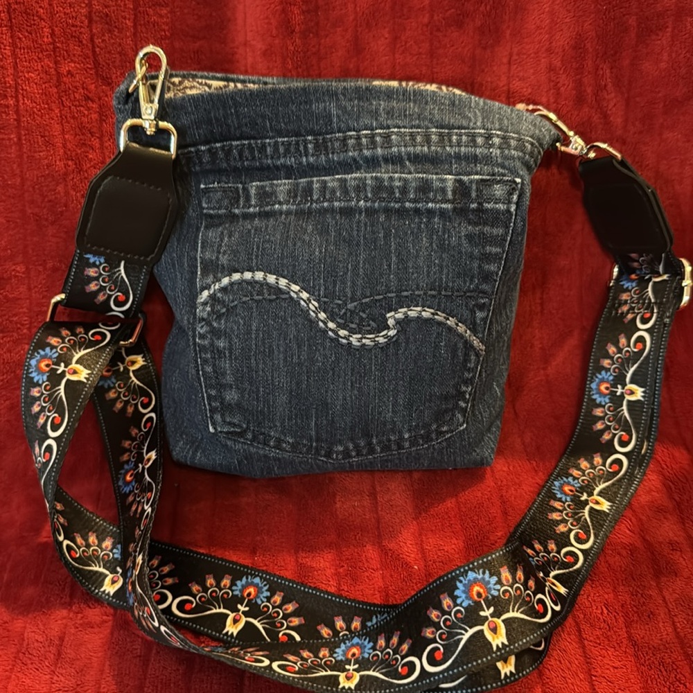 77. Upcycled denim purse with strap crossbody handmade